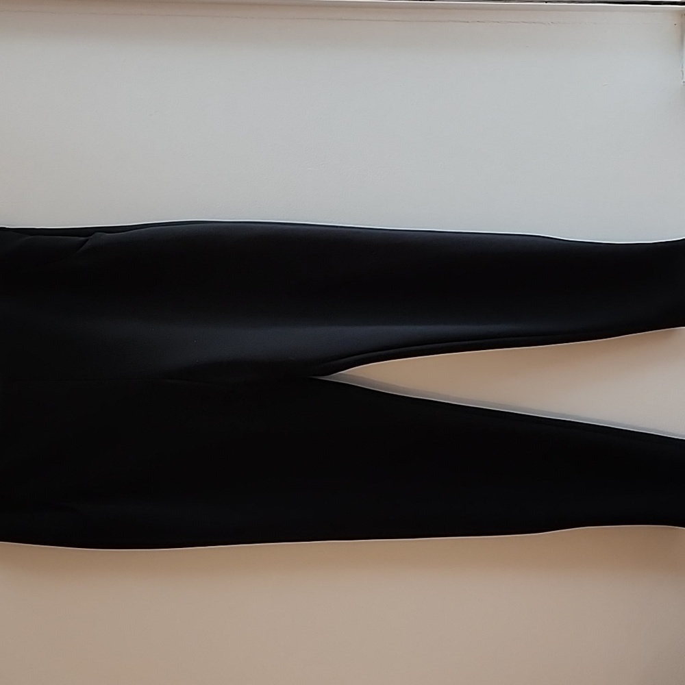 NWT Giorgio Armani Wool Trousers w/Ankle + Side Zippers. Black, Size 44 (US 8)